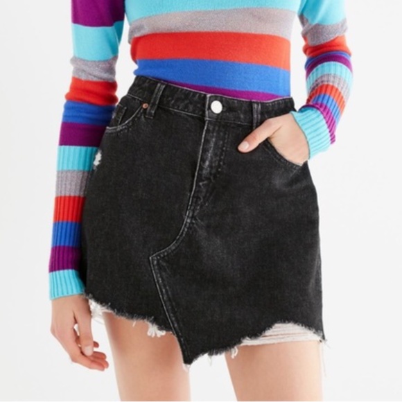 Urban Outfitters BDG Black distressed denim skirt - Picture 2 of 7